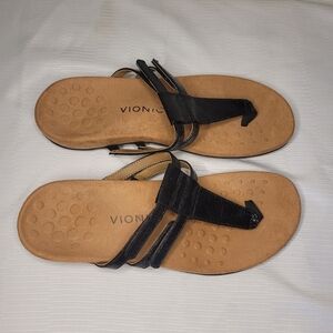 Vionic Elvia Black Faux Reptile Sandal sz 10